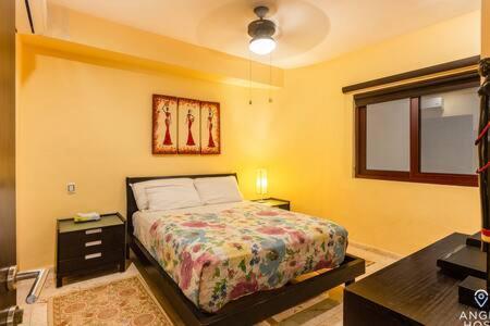 Oceanfront A Block Off 5th In Heart Of Playa Holiday home *