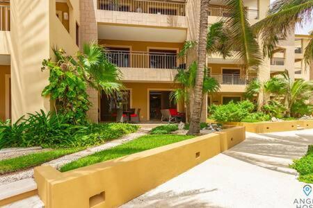 Oceanfront A Block Off 5th In Heart Of Playa Holiday home *