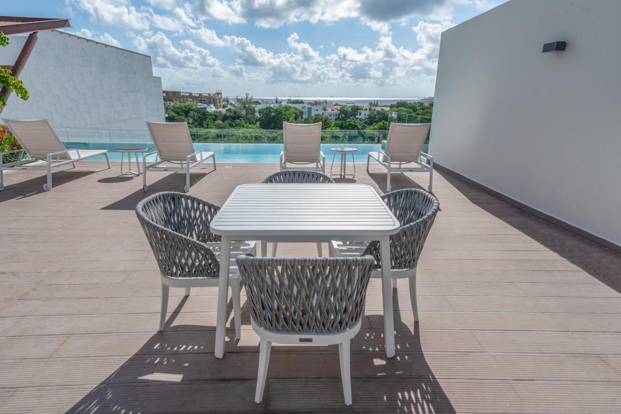 With Rooftop Pool, Gym - At L - Lidia *