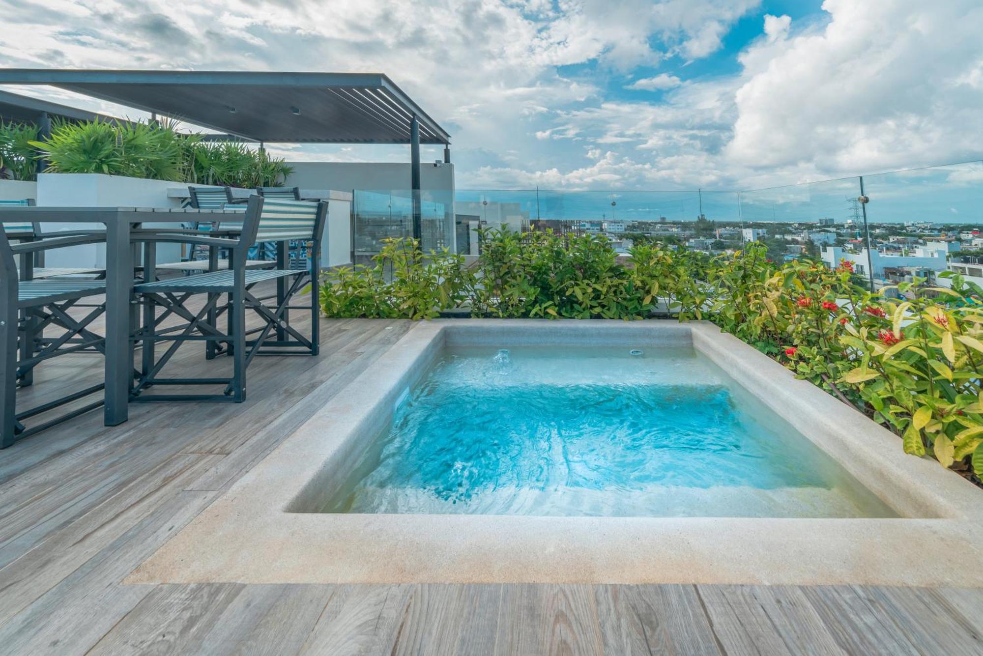 Veranda 213 - 1 Bedroom At Veranto - Pool & Fitness Center Playa del Carmen