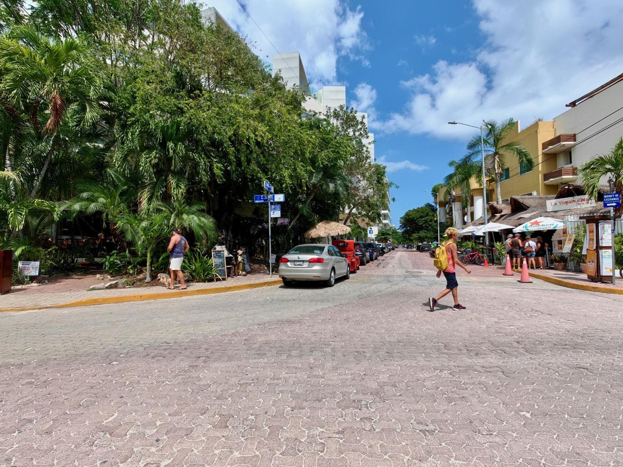 Miranda 315 By Guys * Playa del Carmen