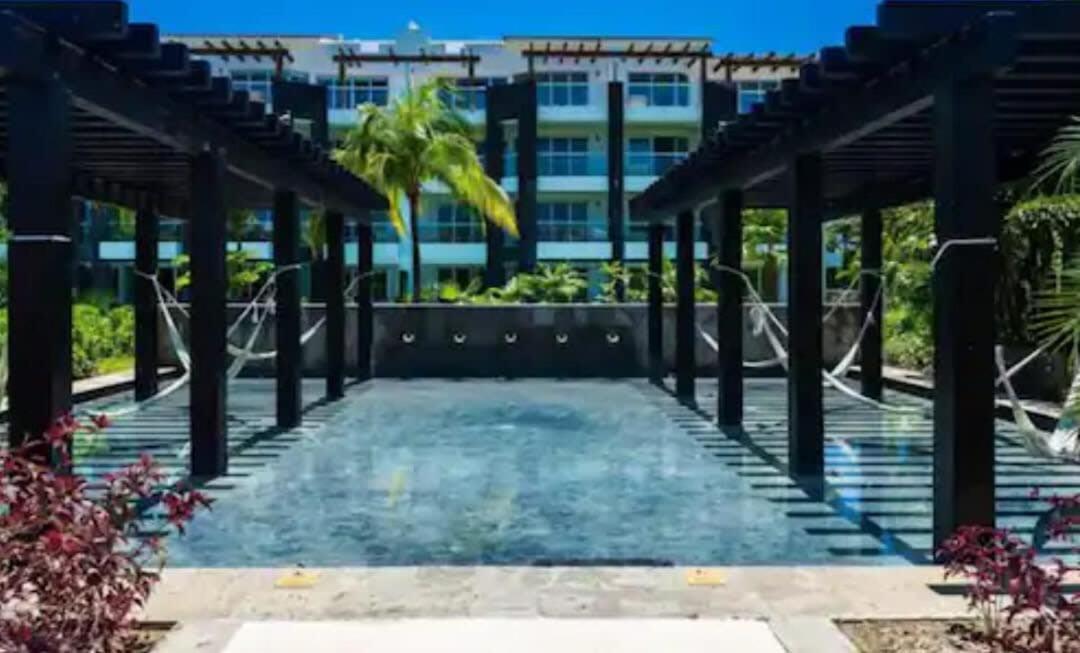 Luxurious Hideaway With Private Access Apartment Playa del Carmen