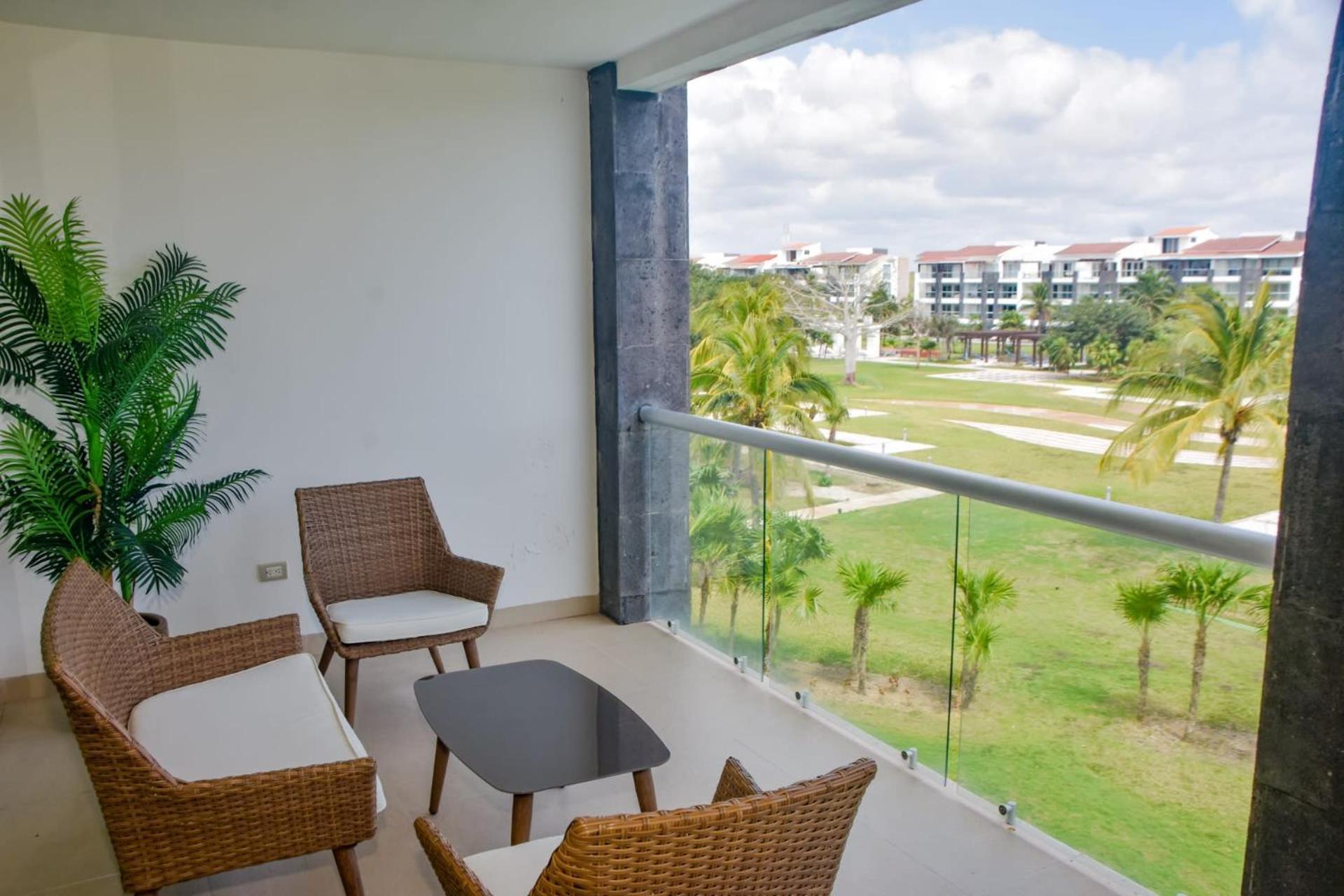 Luxurious Hideaway With Private Access * Playa del Carmen