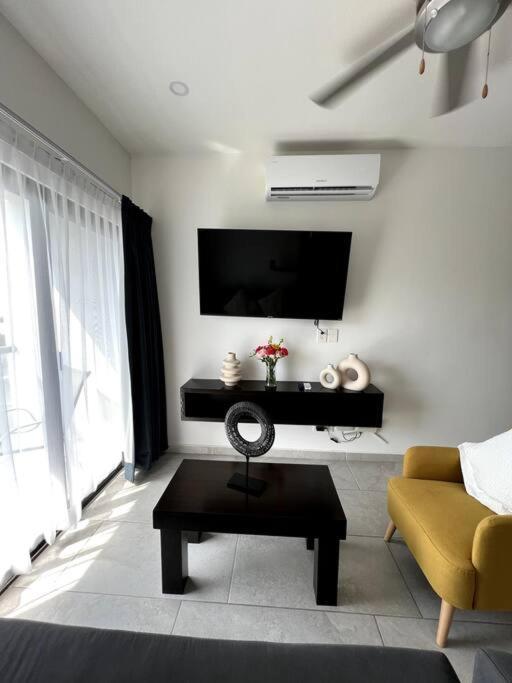 Fast Wifi/5 Min Beach/private Parking Apartment *