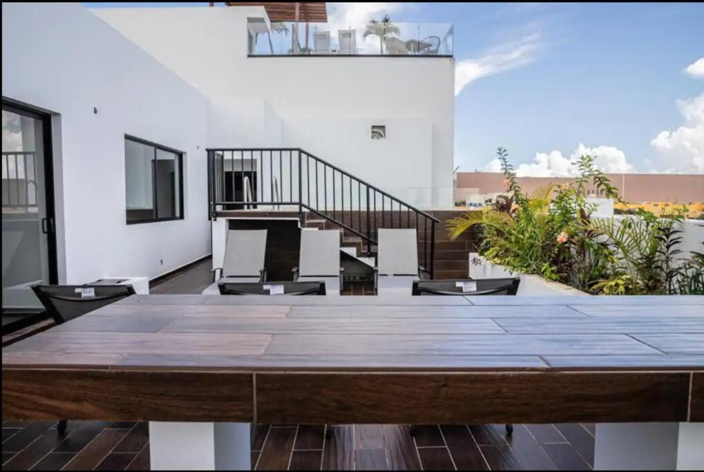 Fast Wifi/5 Min Beach/private Parking