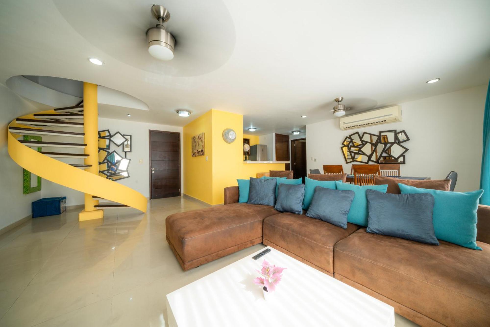 2 Bedroom Penthouse With Private Jacuzzi Next To Fifth Avenue And Beach - Plaza Paraiso A203 * Playa del Carmen