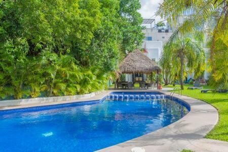 Ideal Family & Friend Trip, Gated Area With Pool Onsite Holiday home Playa del Carmen