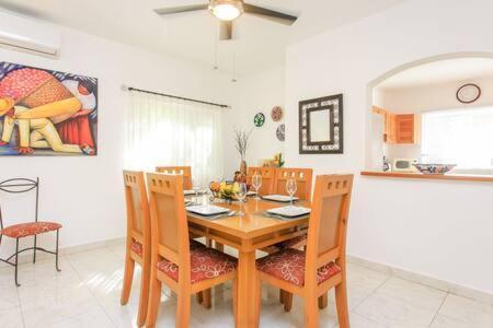 Holiday home Ideal Family & Friend Trip, Gated Area With Pool Onsite *