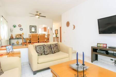 Holiday home Ideal Family & Friend Trip, Gated Area With Pool Onsite Playa del Carmen