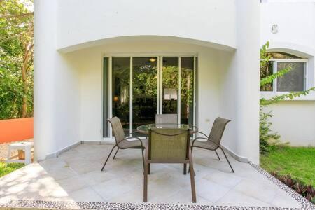 Ideal Family & Friend Trip, Gated Area With Pool Onsite Holiday home Playa del Carmen