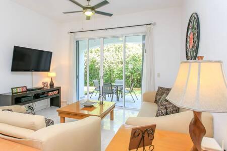 Ideal Family & Friend Trip, Gated Area With Pool Onsite Holiday home *