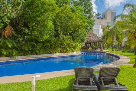Ideal Family & Friend Trip, Gated Area With Pool Onsite Holiday home *