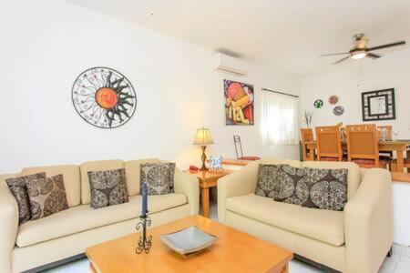 Ideal Family & Friend Trip, Gated Area With Pool Onsite Playa del Carmen
