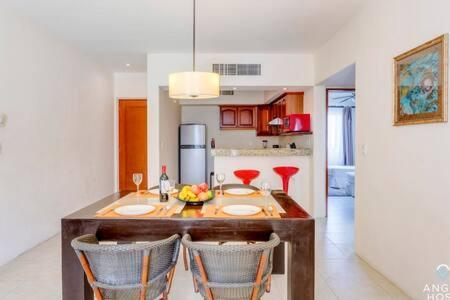 Appartement Pool, Gazebo, Parking, 2 Blocks To Beach & 5th Ave *