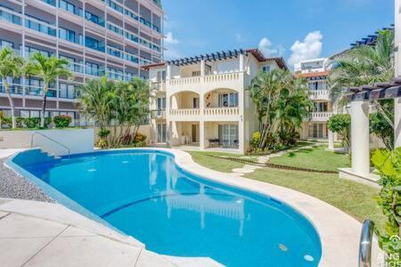 Appartement Pool, Gazebo, Parking, 2 Blocks To Beach & 5th Ave *