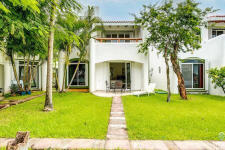 Holiday home Ideal For Family Trip To Mexico Caribbean Pool *
