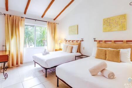 Ideal For Family Trip To Mexico Caribbean Pool Holiday home *