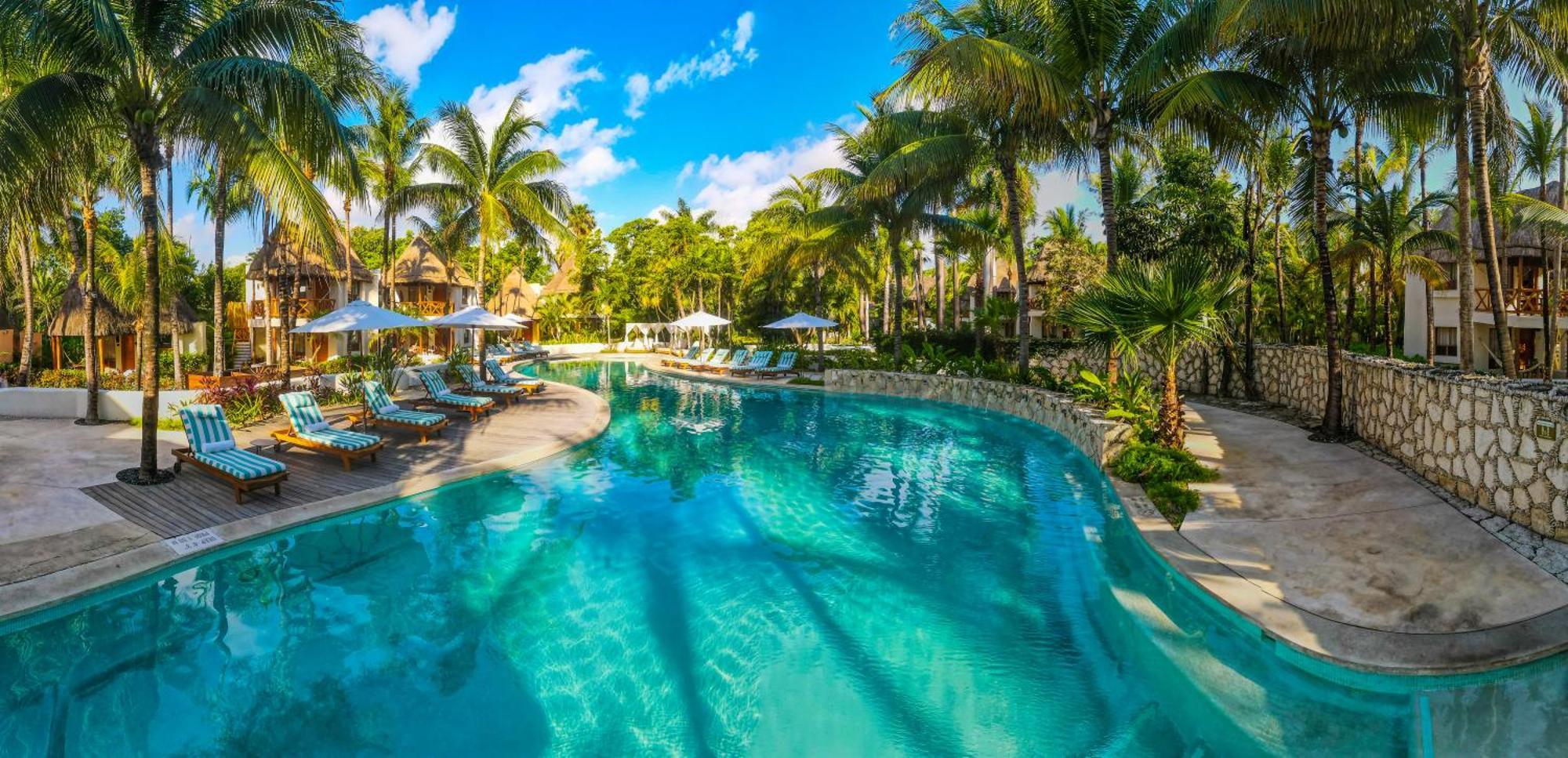 Mahekal Front & Playa del Carmen