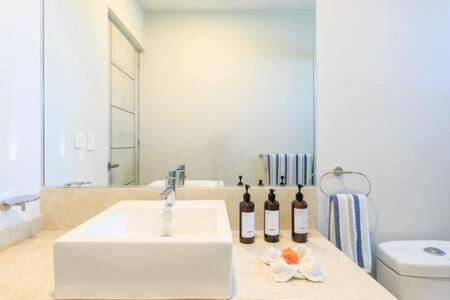 New In Residential Area With Amenities & 24hr Security