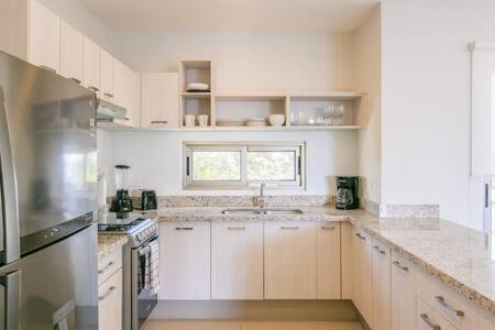 Apartment New In Residential Area With Amenities & 24hr Security Playa del Carmen
