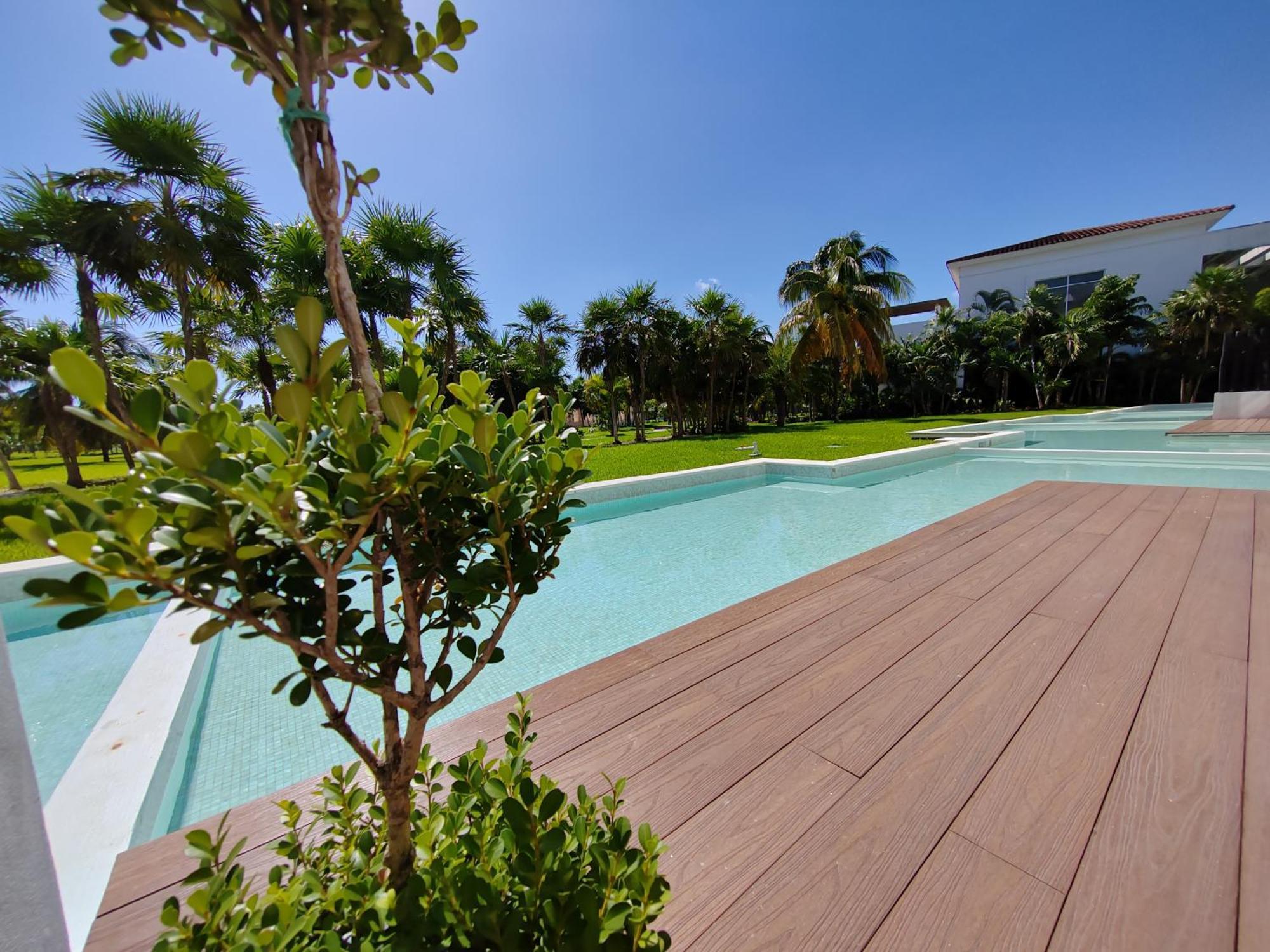 Stunning Ocean Front By Boutique Apartment Playa del Carmen