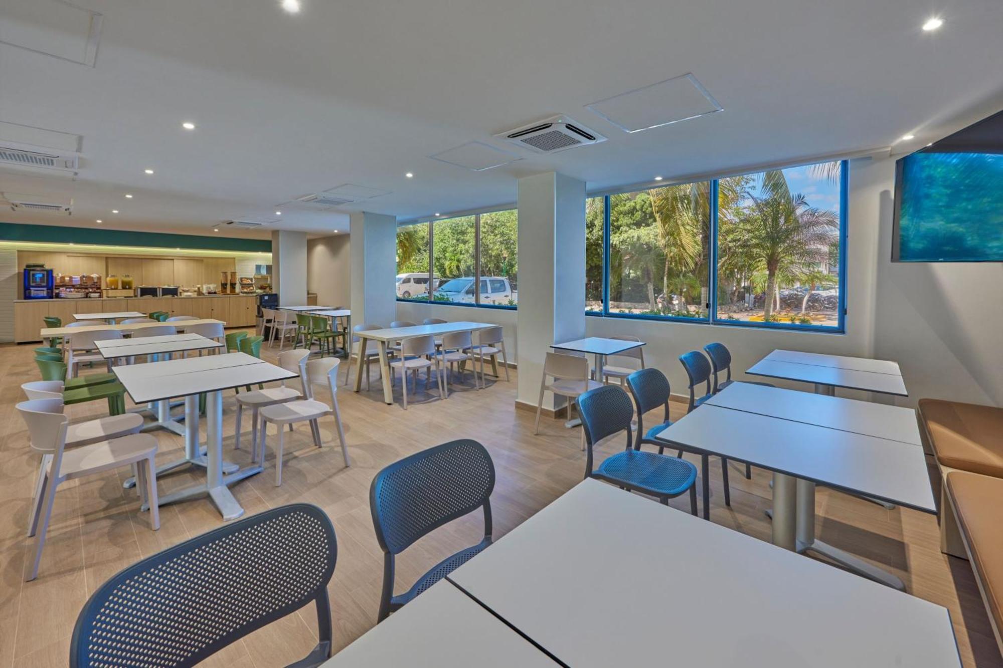 Hotel Express By Marriott Playa del Carmen