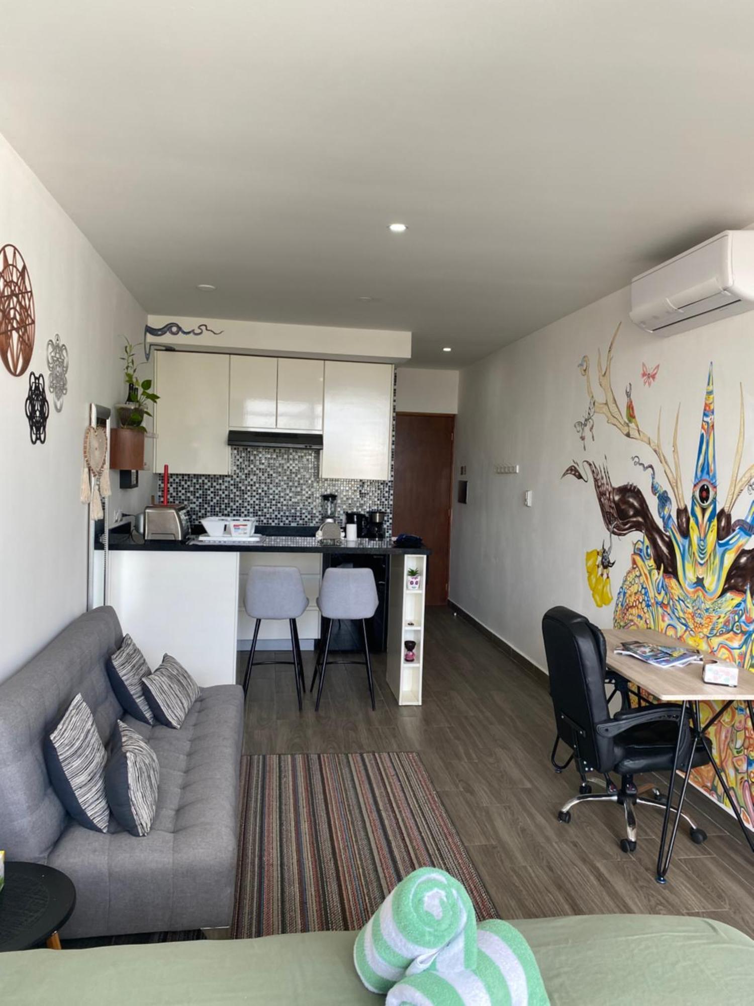 Precious W/ Working Station Apartment
