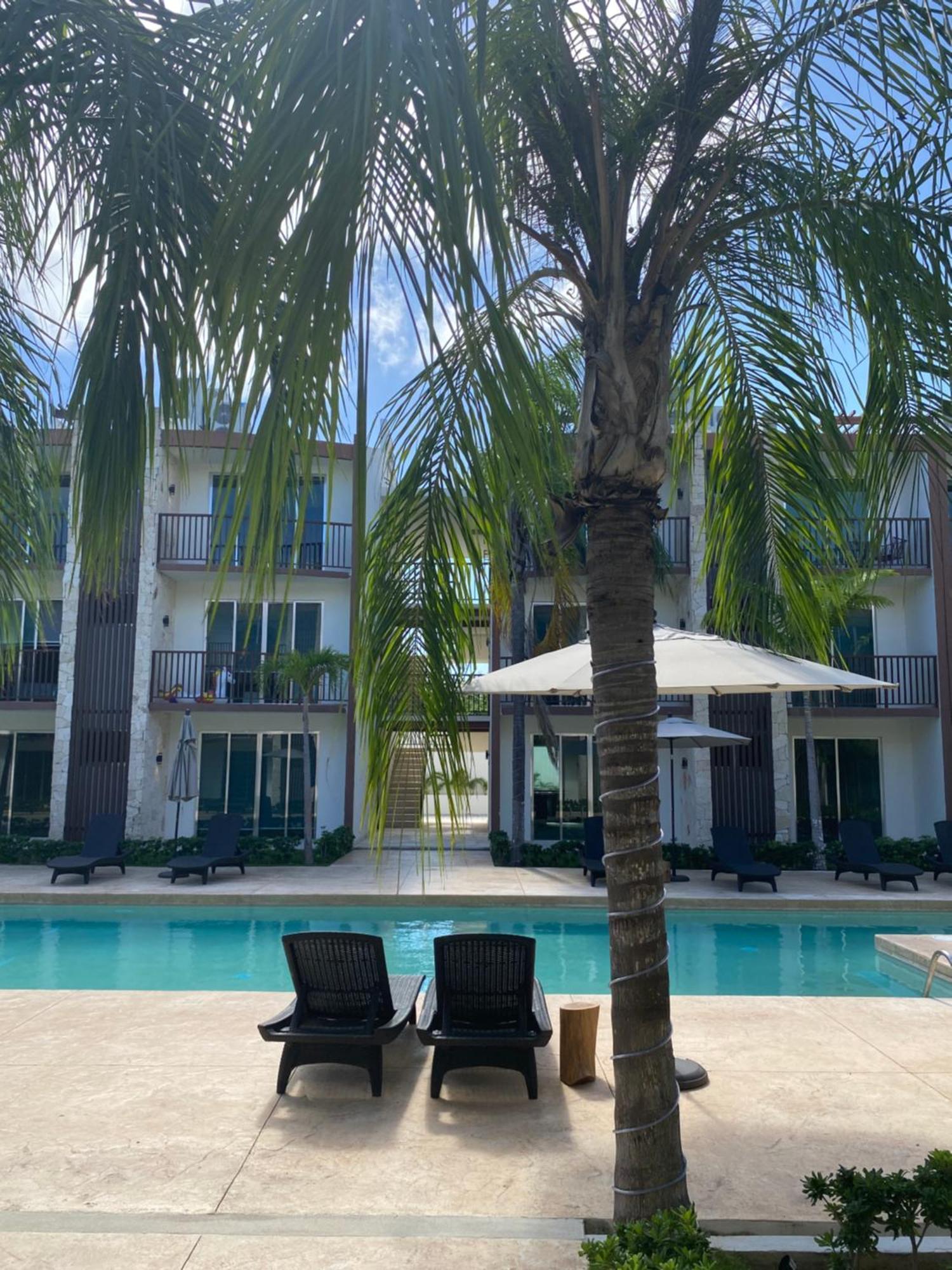 Cozy Poolside Apartamento *