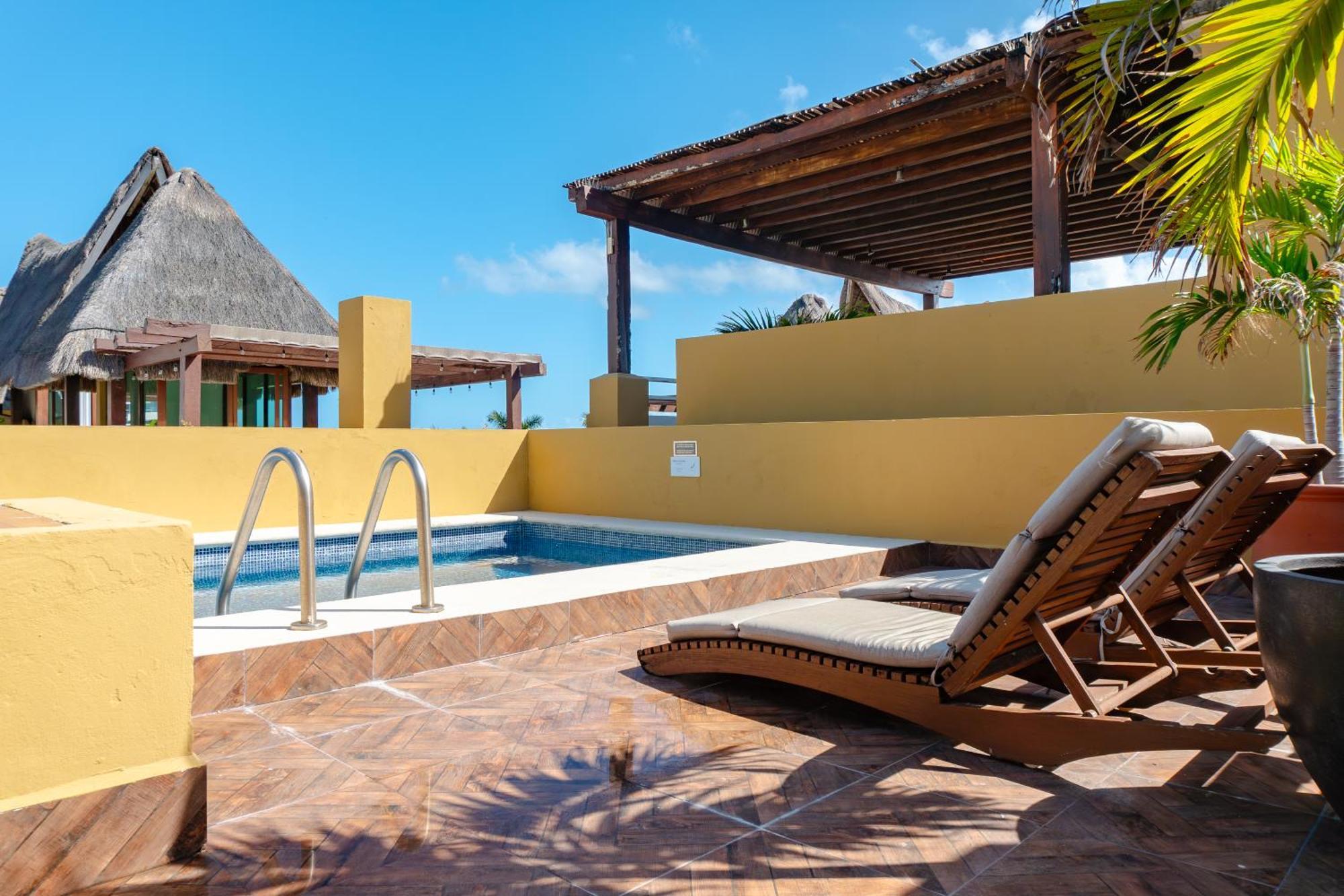 Pueblito Beachside By Bvr Apartment Playa del Carmen