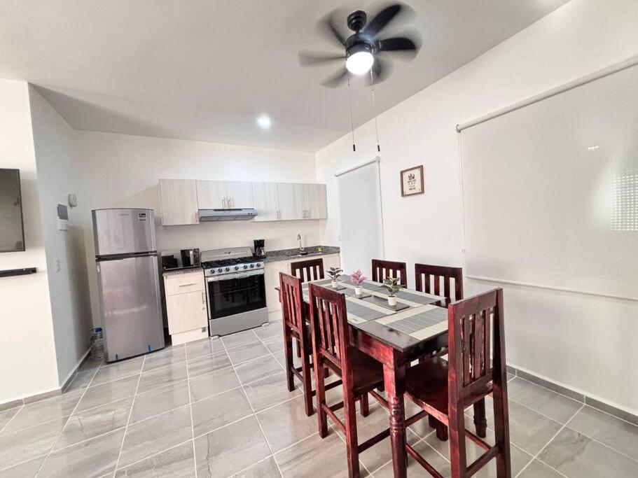 New 3 Bedroom Cozy In Apartment *