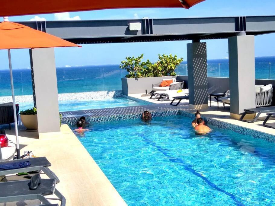 Casa Camaleon Luxury Condominium. Sea Views. Pools Apartment
