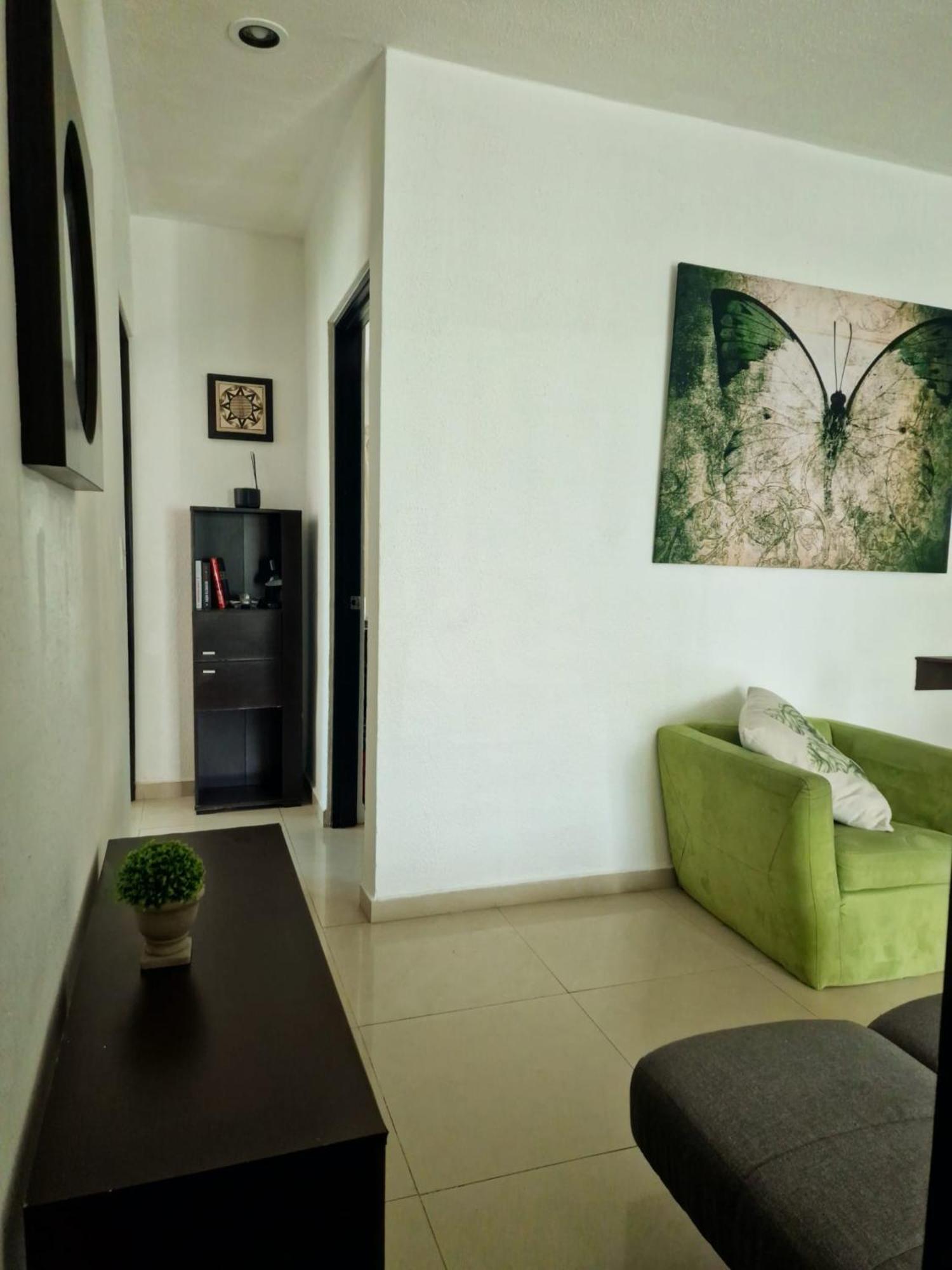 Poolside Tranquil In Apartamento *