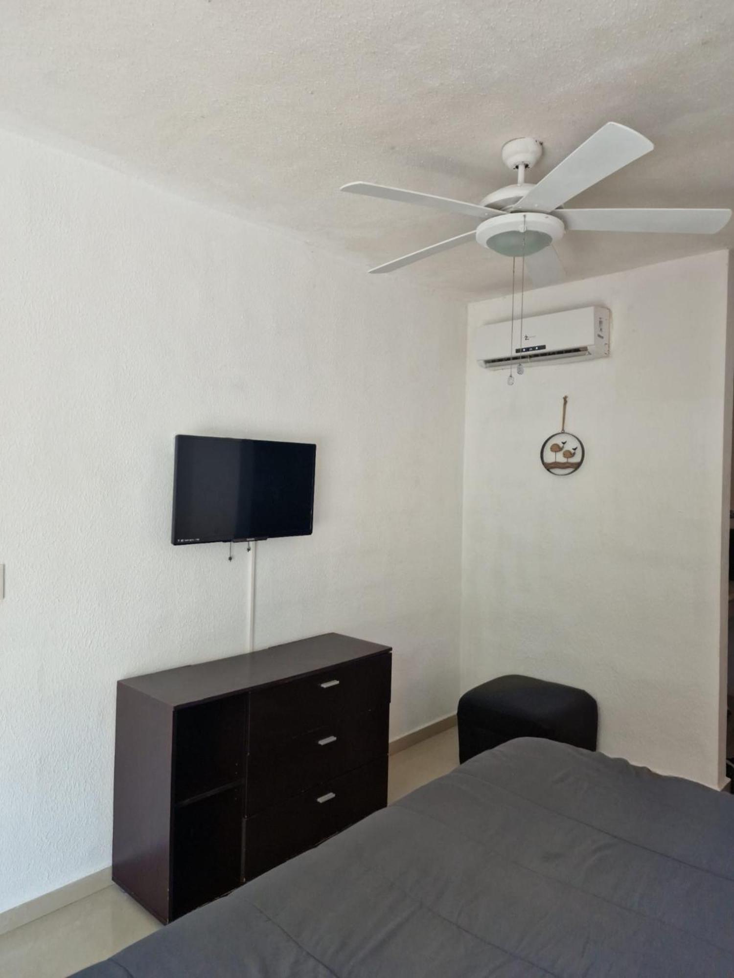 Apartamento Poolside Tranquil In