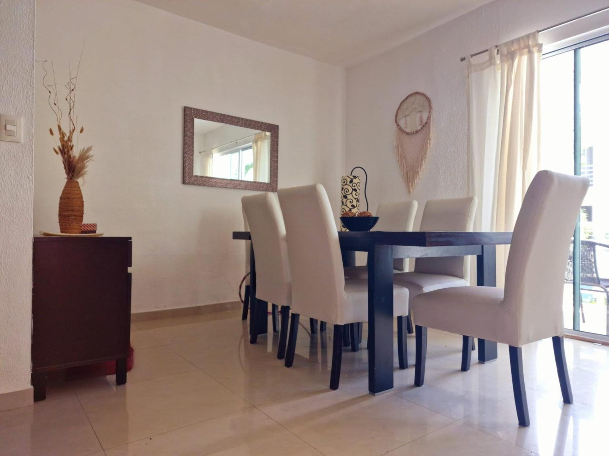 Poolside Tranquil In Apartamento Playa del Carmen