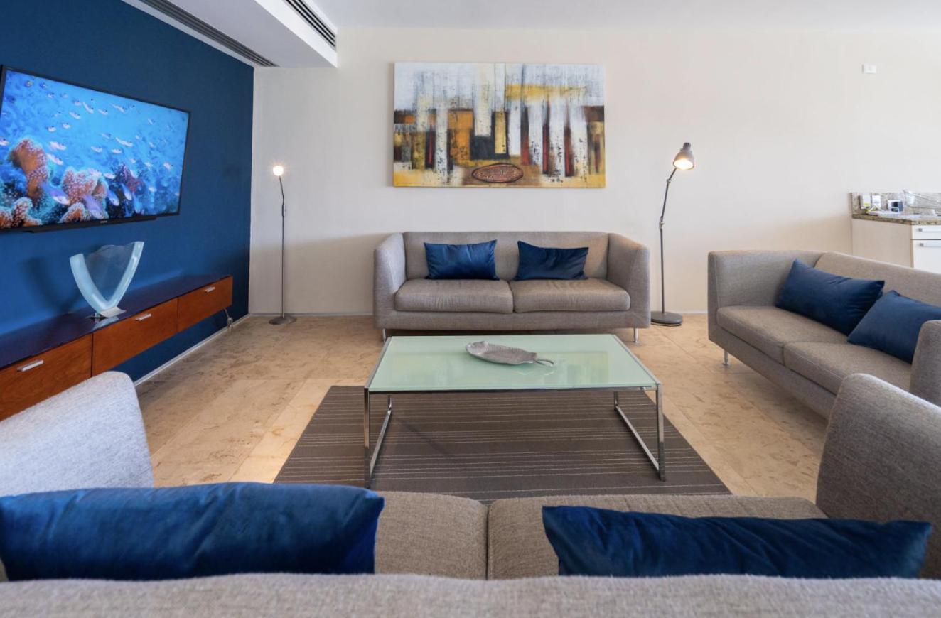 Magia Beachside By Bvr Apartment