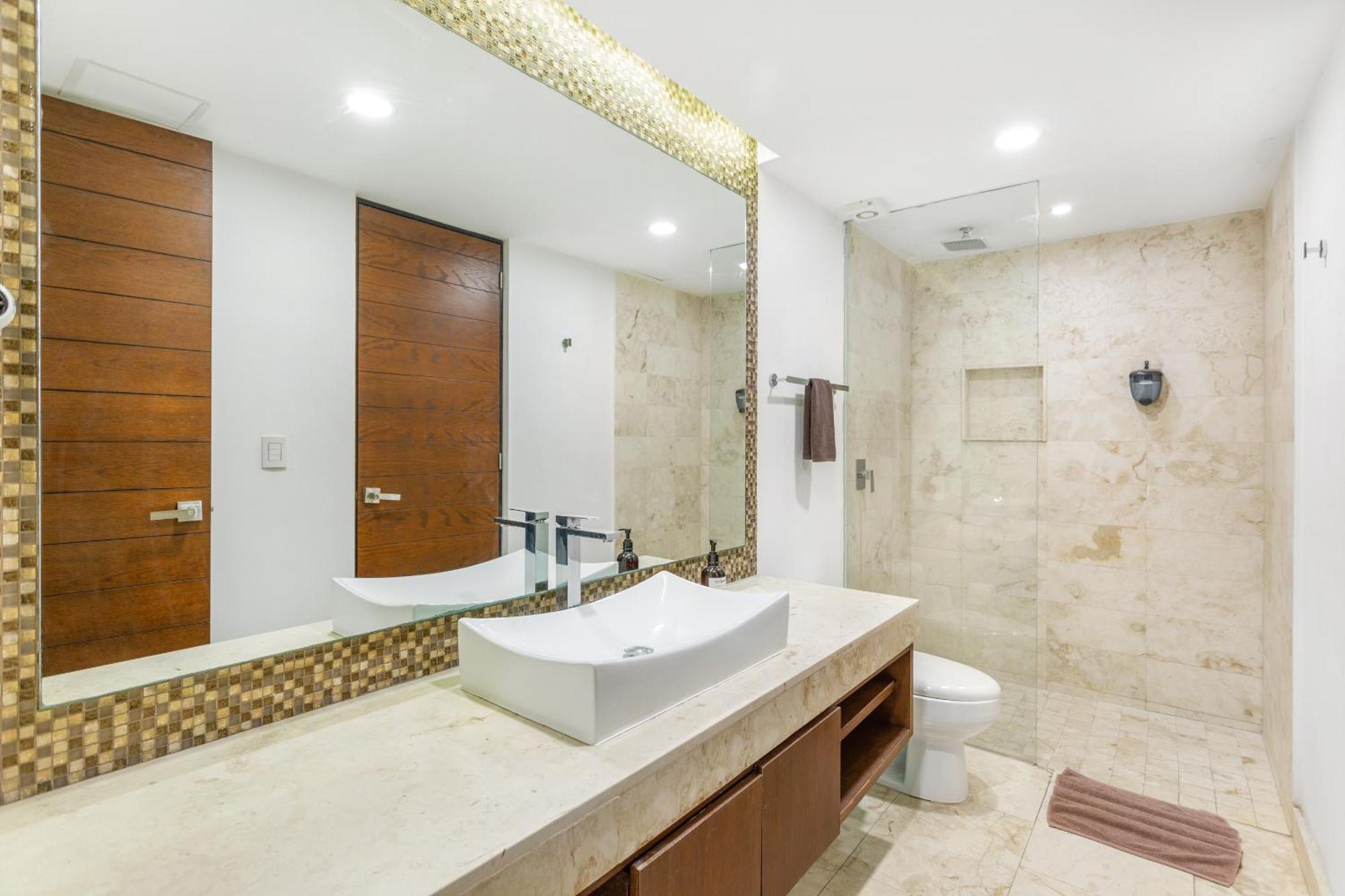 Anah Luxury *