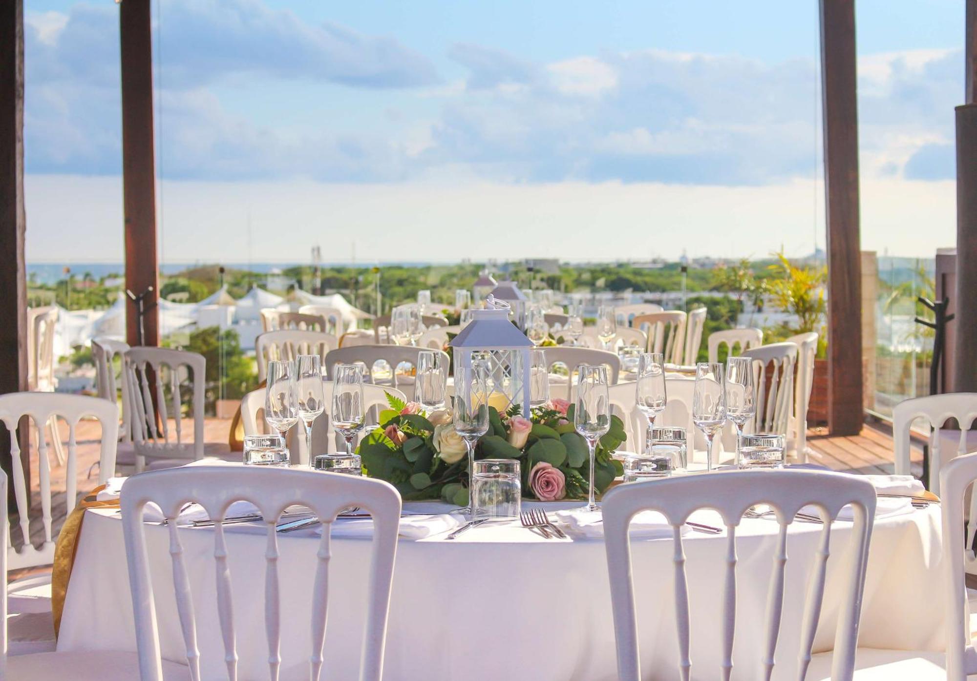 The Fives Downtown & Residences, Curio Collection By Hilton Hotel 4*
