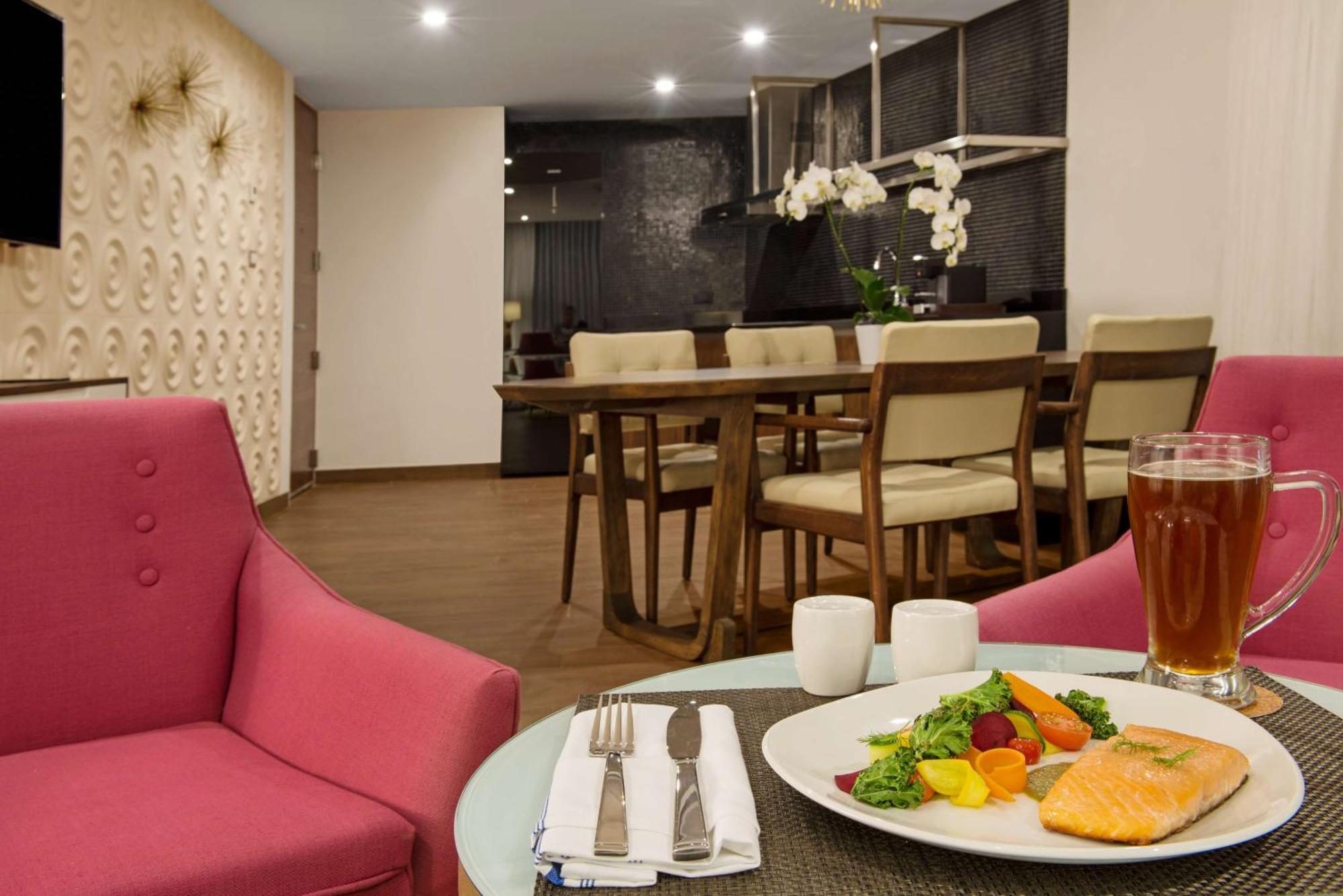 The Fives Downtown & Residences, Curio Collection By Hilton Hotel 4*