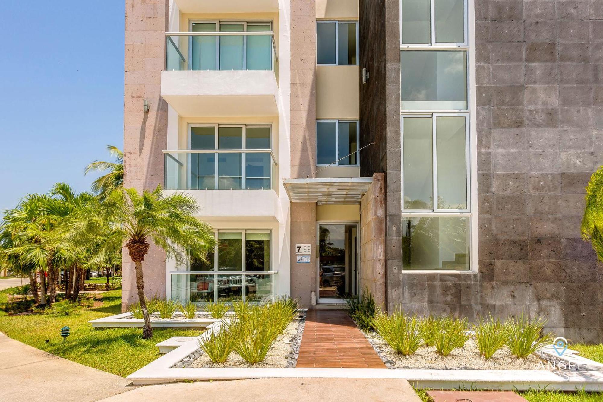 New With Private Pool Restaurants And Gym Apartment Playa del Carmen