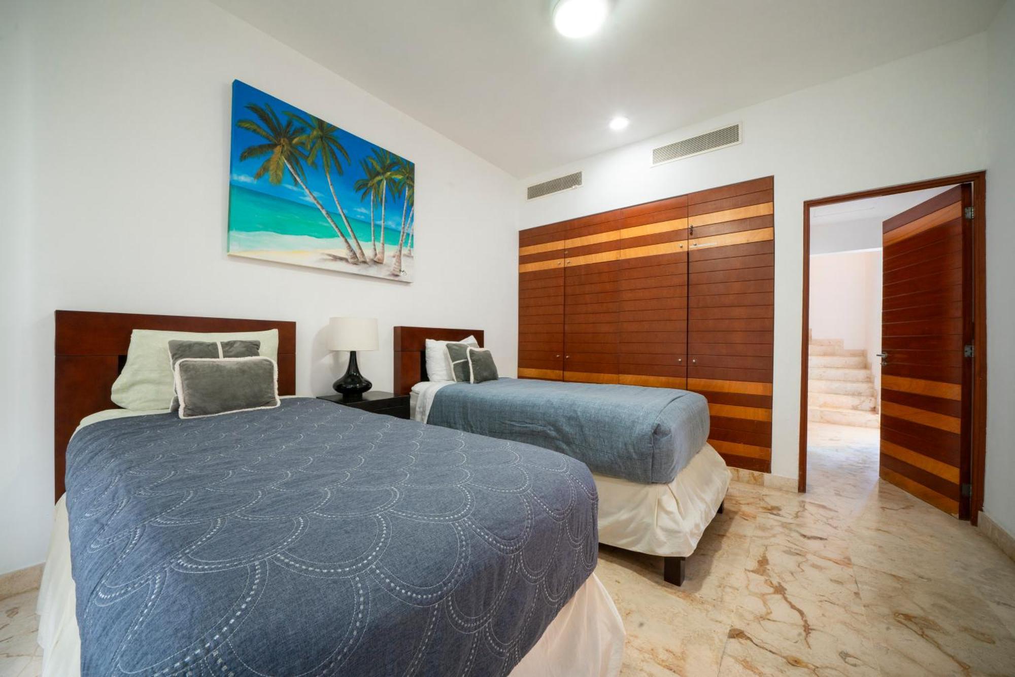 Holiday home Beachfront Penthouse With 3 Bedrooms & Ocean View - Nubes *