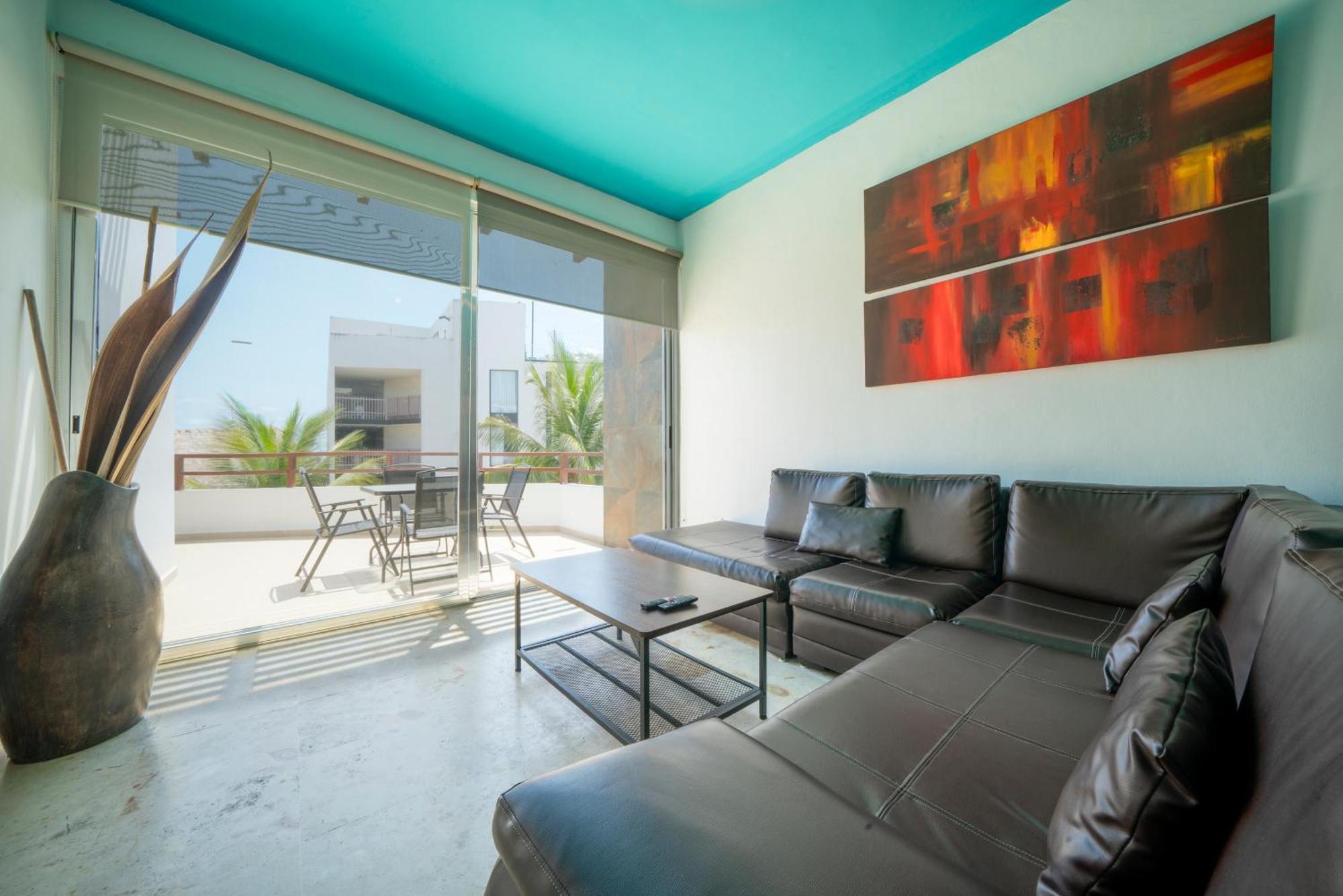Beachfront Penthouse With 3 Bedrooms & Ocean View - Nubes *