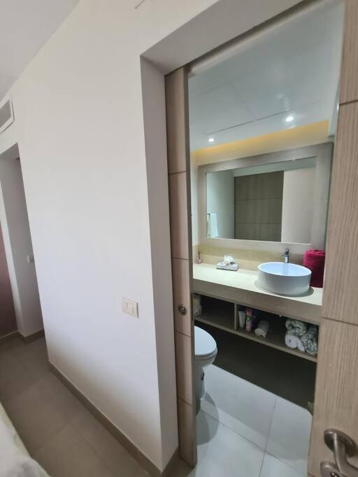 Quiet 1br-epic Pools-near