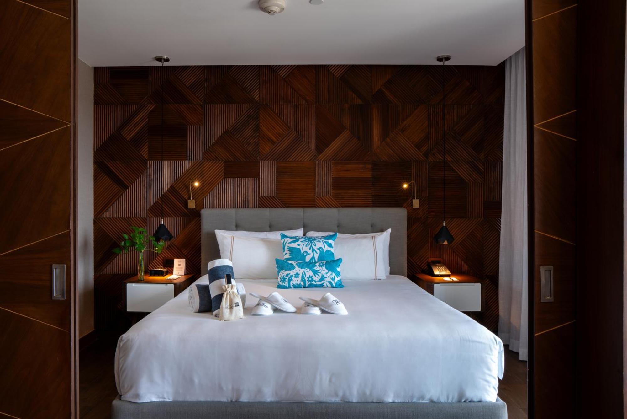 The Fives Downtown & Residences, Curio Collection By Hilton 4*