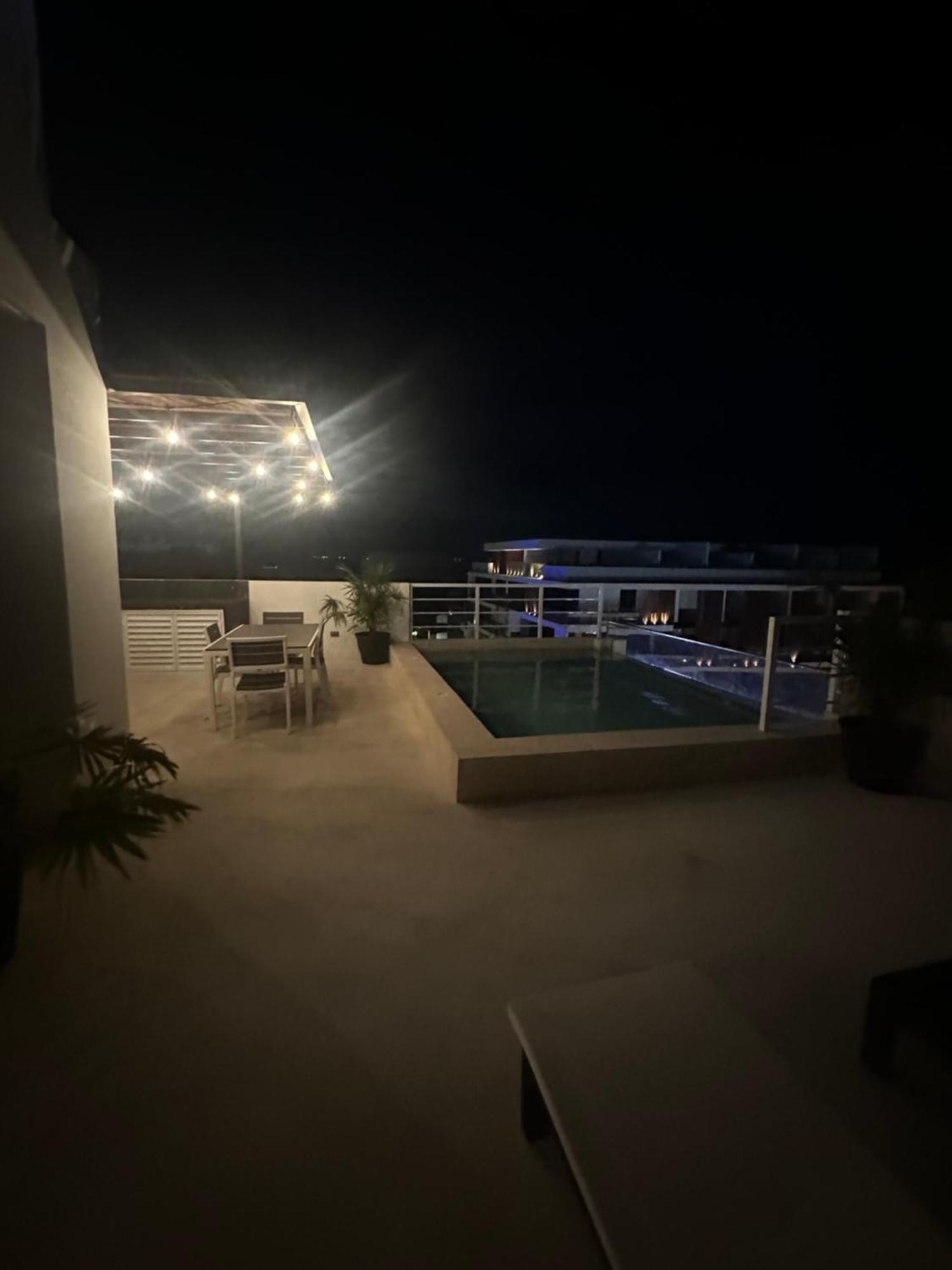40, Apartment