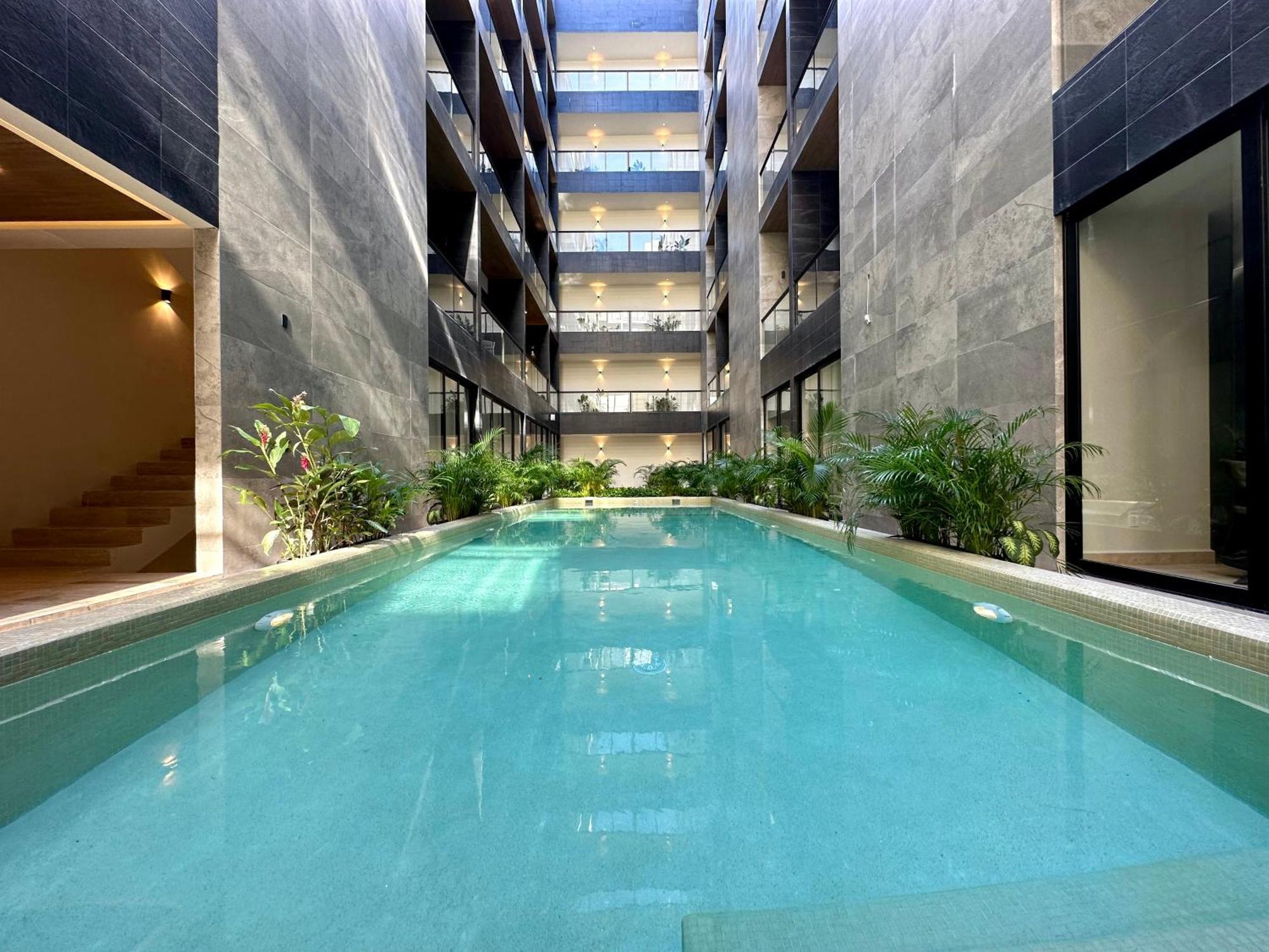 Beautiful Steps From The W/ Rooftop Pool Apartment *