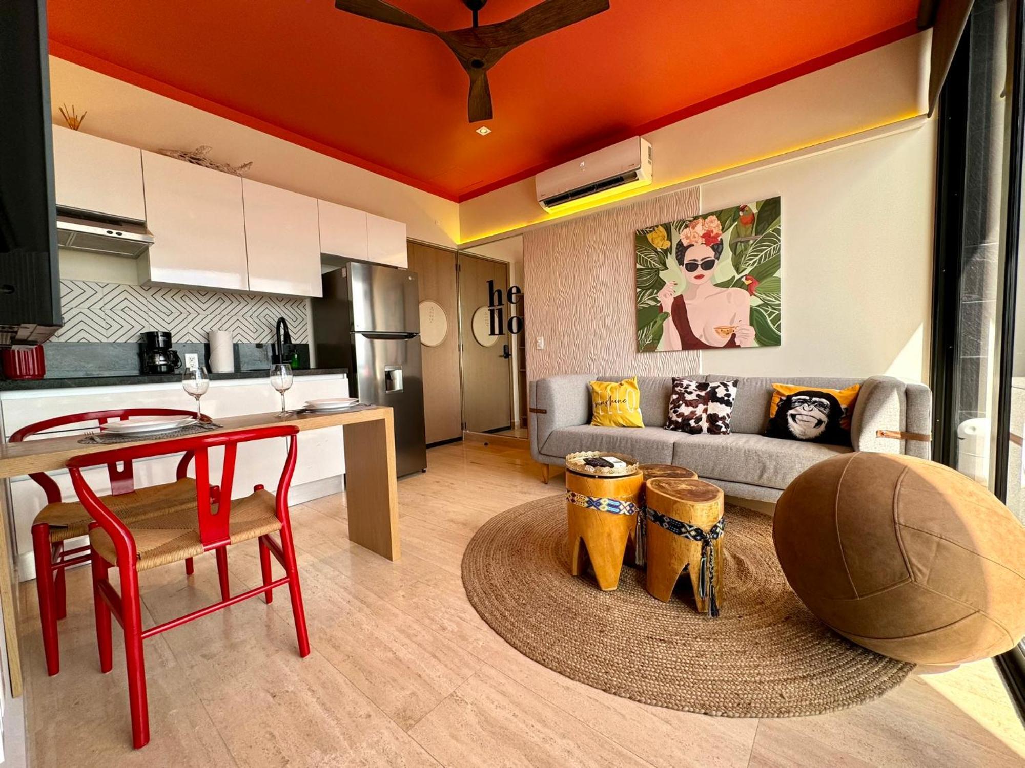 Apartment Beautiful Steps From The W/ Rooftop Pool Playa del Carmen