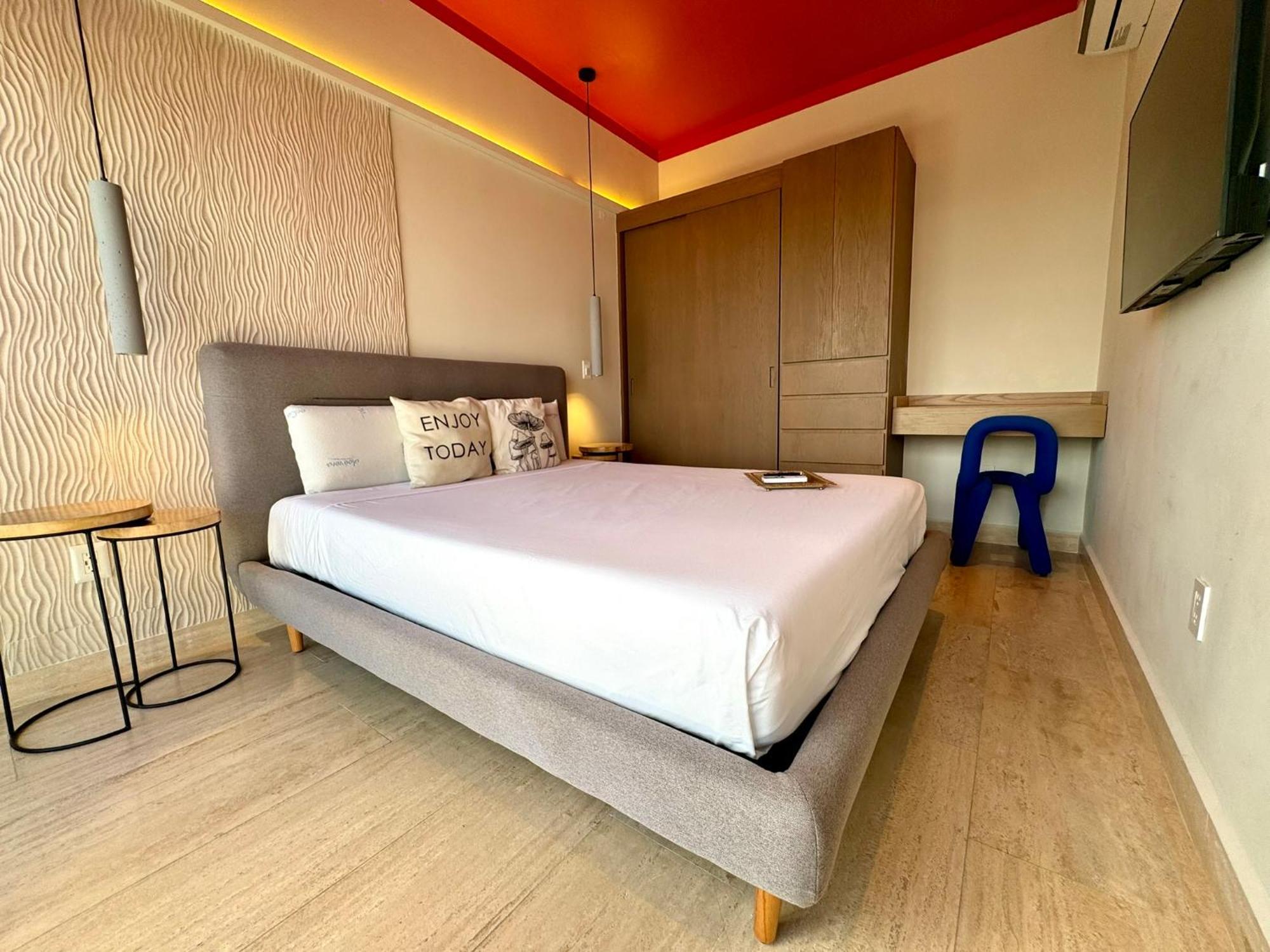Beautiful Steps From The W/ Rooftop Pool * Playa del Carmen