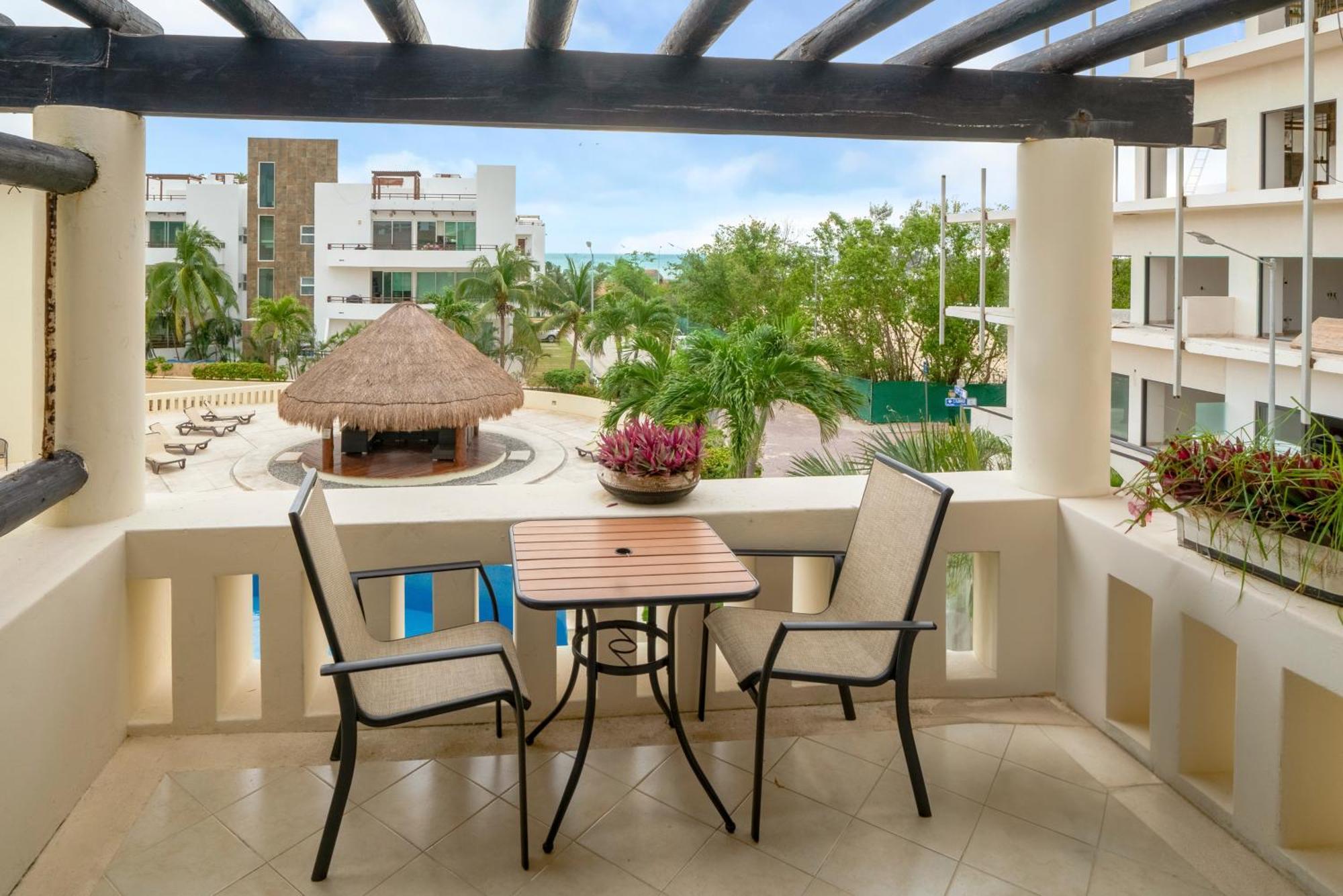 Sol 6 - 3 Bedroom Only 1 Block From Coco - At Luna Maya
