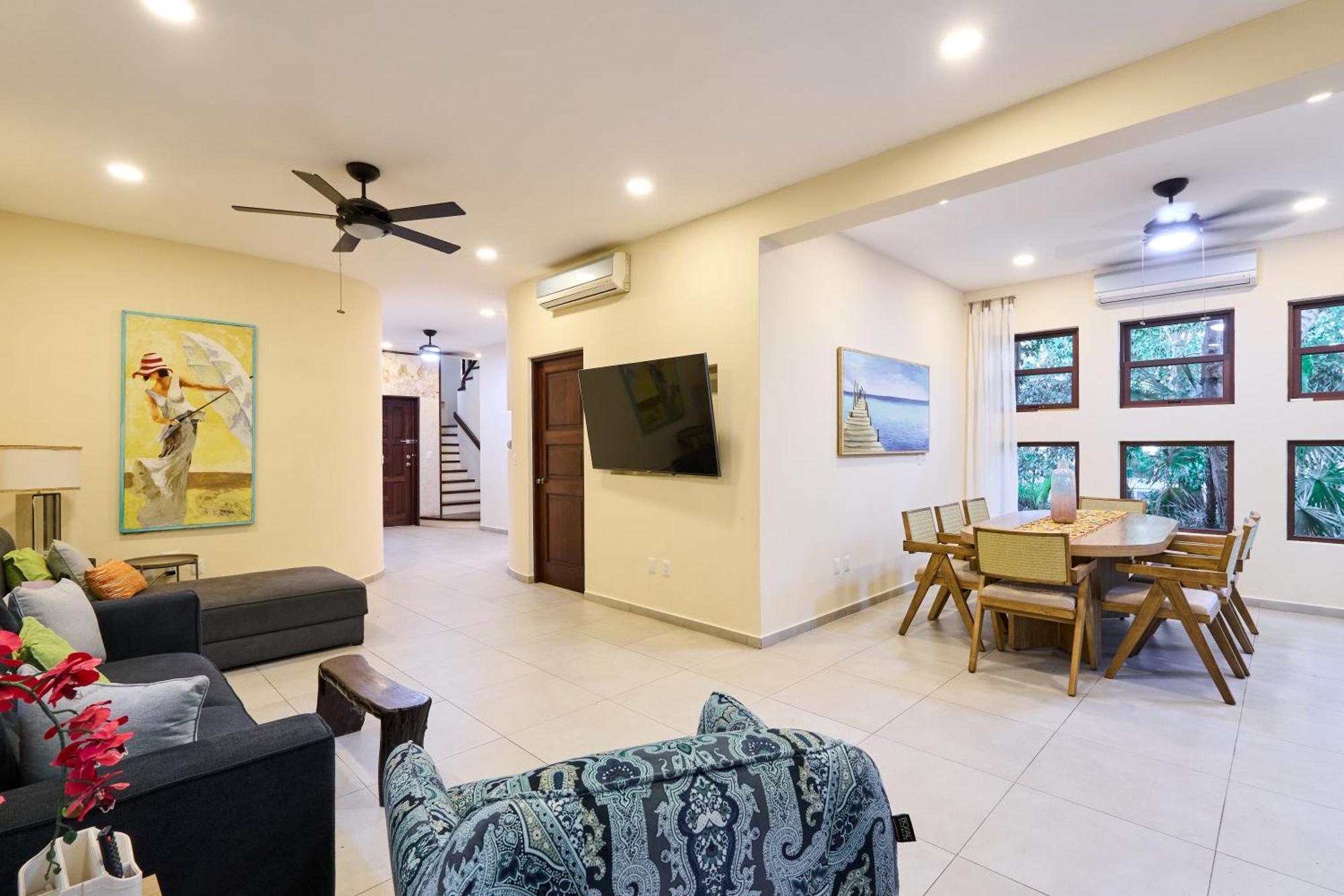 Spacious And Stylish Vacation For 8 With Private Pool And Large Terrace *