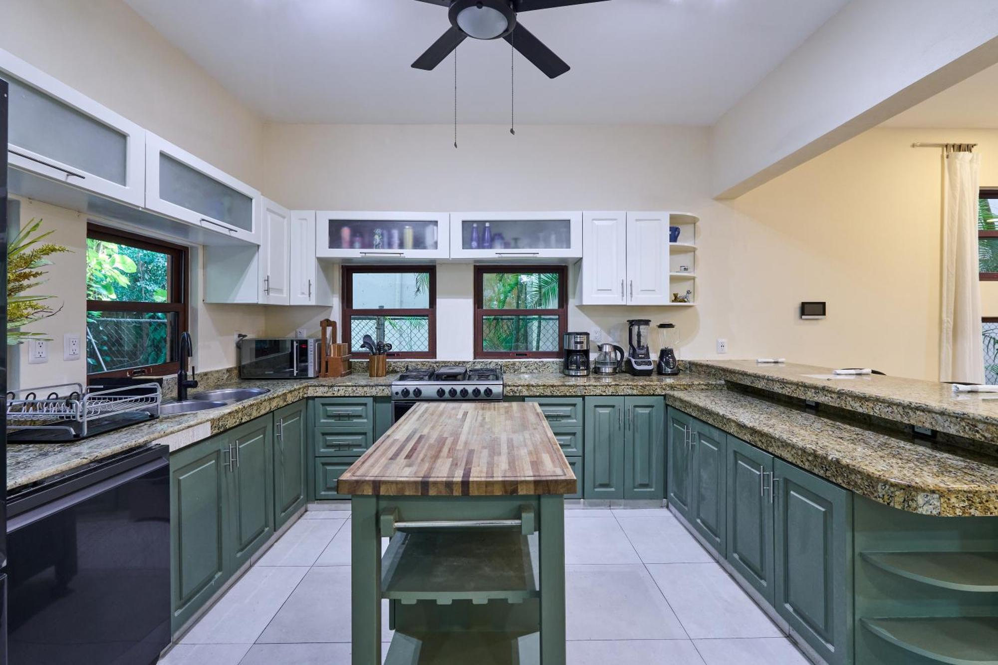 Spacious And Stylish Vacation For 8 With Private Pool And Large Terrace Holiday home Playa del Carmen
